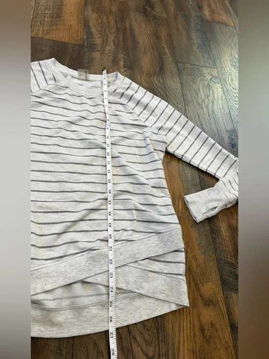 Danskin Women’s Long Sleeved Heavy Shirt, Gray Striped, Size Small - Picture 4 of 7